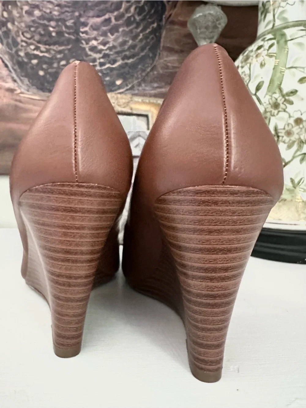Jessica Simpson Brown Leather-Look Wedge Pumps size 8